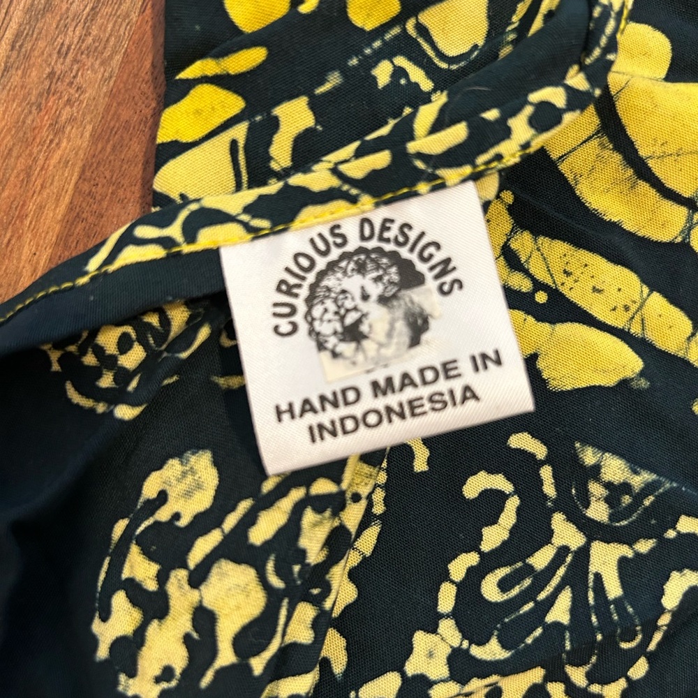 Curious Designs Scarf - Picture 3 of 3